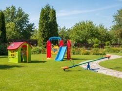 Dečiji komplet za dvorište ( Veliki SET 2 ) Kućica + Set 4u1 + Klackalica