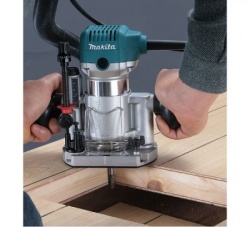 Makita Ručni Frezer Set RT0700CX2J-2