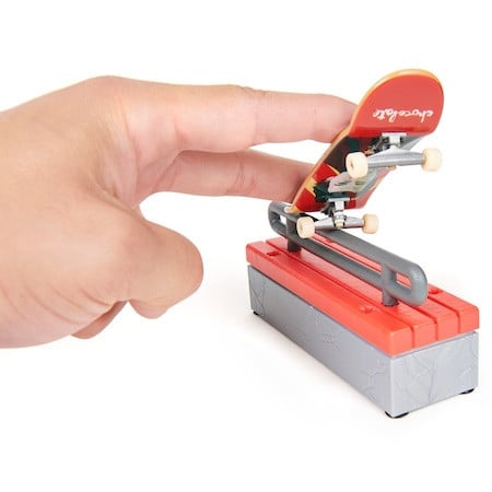 Set Tech Deck Vs. Series - Obstacol si fingerboard James - 2 | YEO