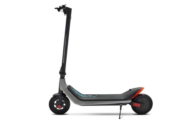 Trotineta electrica Argento KPF by Pininfarinamotor 350W, autonomie 40 Km, viteza maxima 25 Km/h