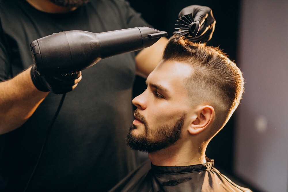 Cum folosești pudra de volum pentru un finish profesional
