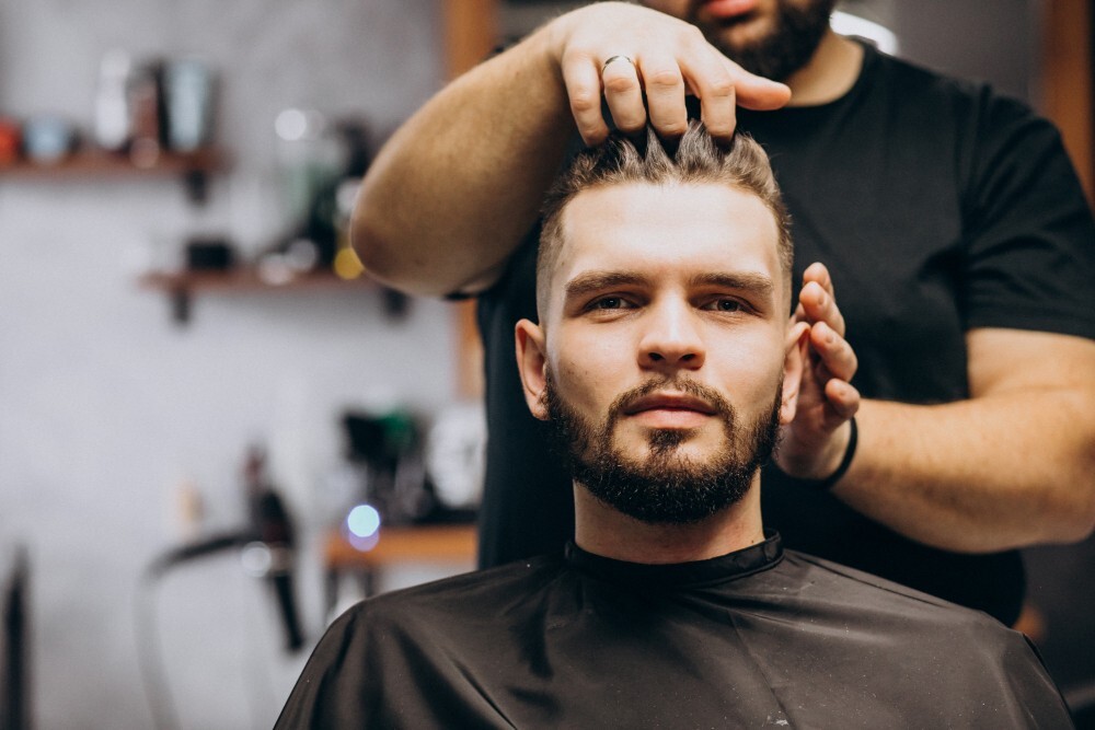 Pudra de volum vs. fixativ: ce aleg hairstyliștii?