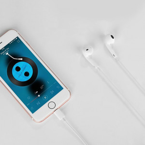 Casti Audio Stereo Lightning cu Microfon, 1.2m - Hoco Original Series (L7 Plus) - White - Img 3