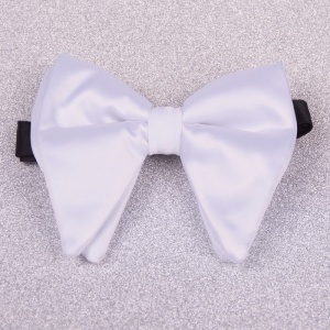 Papion Fluture ( Butterfly ) Alb