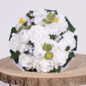Buchet Bujori cu Trandafiri si Perle - Verde / Alb - Img 3