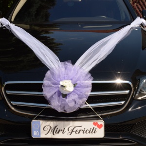 Decor masina pentru nunta cu pampon din tulle si flori din spuma - Lila