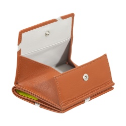 DUDU Portafoglio Unisex in Vera Pelle – Bifold con Chiusura a Bottone e Portamonete Esterno – Design Ispirato ai Tornei Campi da Tennis - Img 3