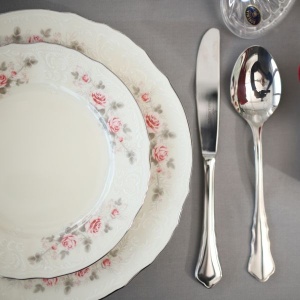 BERNADOTTE ROSE Serviciu masa portelan Bohemia cu decor trandafiri 6 persoane ( 20 piese ) - Img 2