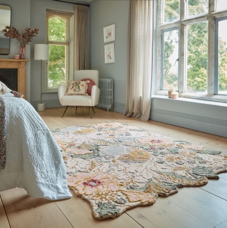 Килим с форма на Дафне с флорални мотиви Розов килим с форма на Дафне 160x230 cm, Flair Rugs