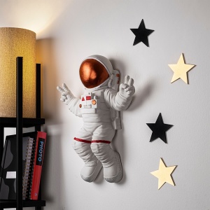 Декоративен аксесоар за стена Yak-001 Astronaut Caramiziu 35x47x10 cm - Img 1