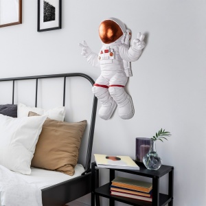 Декоративен аксесоар за стена Yak-001 Astronaut Caramiziu 35x47x10 cm - Img 5