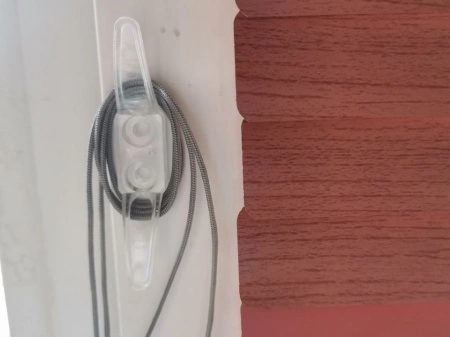 Clema pentru fixarea snurului plastic jaluzele - Img 2