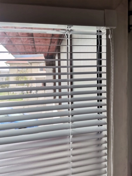jaluzele orizontale aluminiu confectionata model 2- cu lantsor cod 713 - Img 3