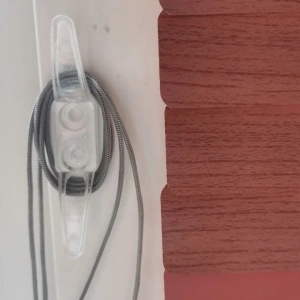Clema pentru fixarea snurului plastic jaluzele - Img 2