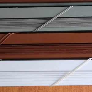 Jaluzea orizontala material PVC/maro L 40 cm x H 110 cm