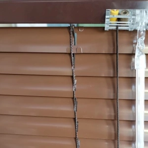 jaluzele orizontale aluminiu confectionata culori MARO/ MAT -P14