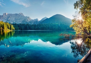 Papier Peint Panoramique XXL Nature Paysage de montagnes, lac - Photo Murale Intissé