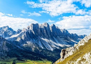 Papier Peint Panoramique XXL Nature Crêtes de montagne, ciel bleu au sommet d'une montagne - Photo Murale Intissé