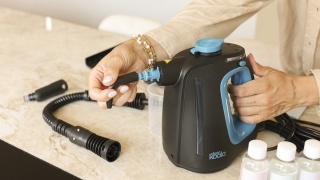Aparat de curatat cu aburi 2 in 1 CleanKoala CK-S 1350W, pentru pardoseli, baie, bucatarie, rosturi, geamuri si textile, 3.5 bar, incalzire 15 sec., rezervor 550 ml, 30 min, 12 accesorii, Negru - Img 7