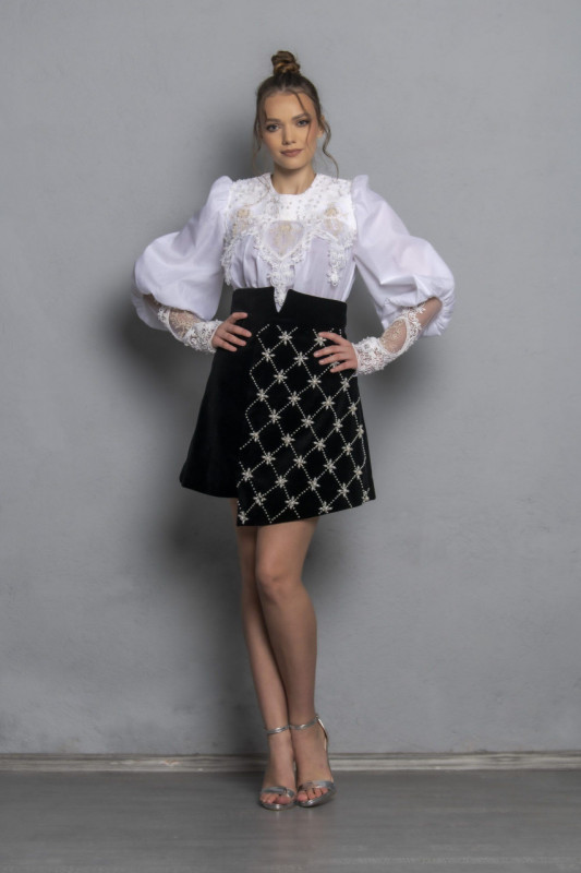 Bluza diafana din panza de bumbac si broderie delicata Lorena