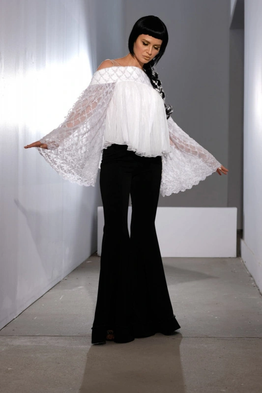 Bluza eleganta din tulle plisat și broderie fina Aqua