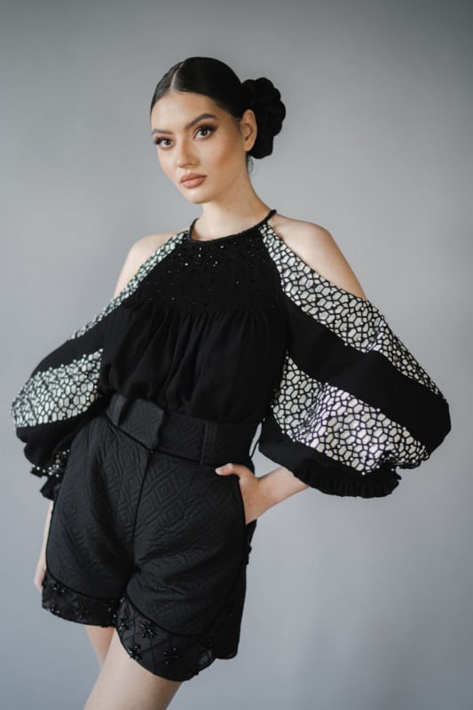 Bluza tip ie eleganta din voal cu inspiratie traditionala Aysha