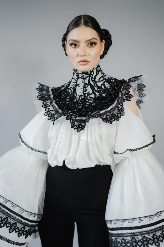 Bell-sleeve linen Romanian Blouse - Gloria