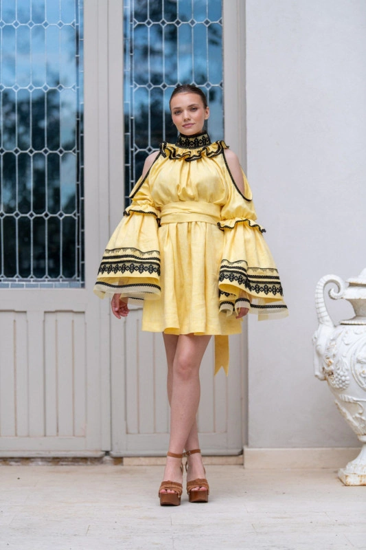 Dress Yellow Surprise