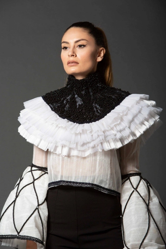 Laura Collar