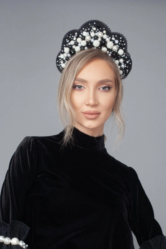 Diademă in forma de floare, din fetru, lucrata manual Dancing