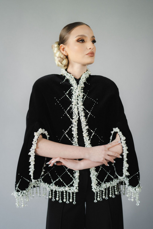 Elegant handmade velvet cap - Dafne