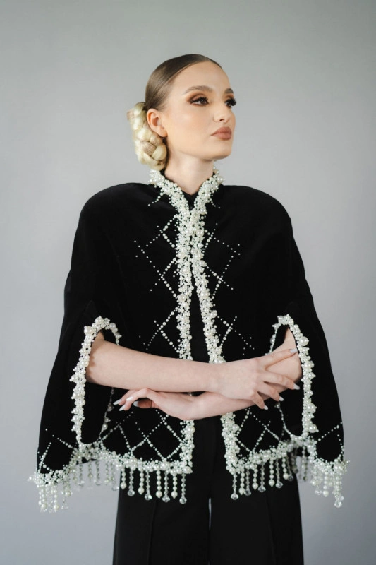 Elegant handmade velvet cap - Dafne