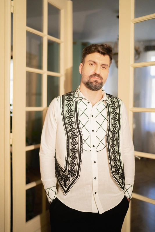 Men's shirt with traditional inspiration made of ivory linen Mihai
