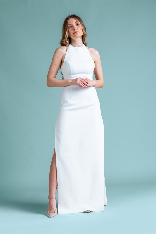 White long wedding dress with bare back and deep cut-outs on legs Artemisa