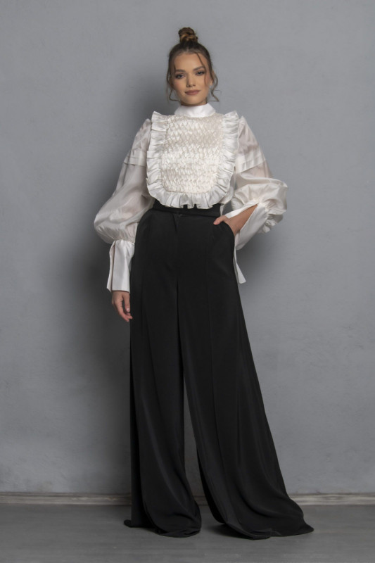 Taffeta blouse with nidabei - traditional motif handmade with Maira sand beads