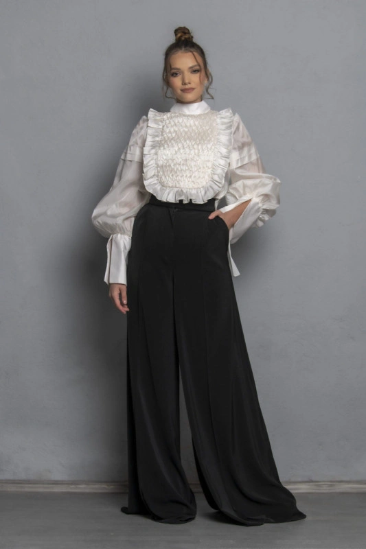 Taffeta blouse with nidabei - traditional motif handmade with Maira sand beads