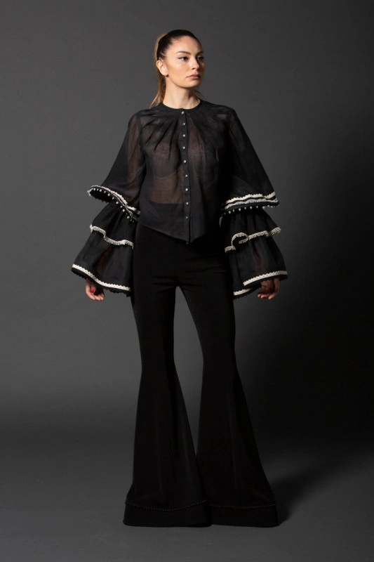 Bluza cu inspiratie din ia traditionala din in subtire cu maneca stratificata si detalii bej Inia