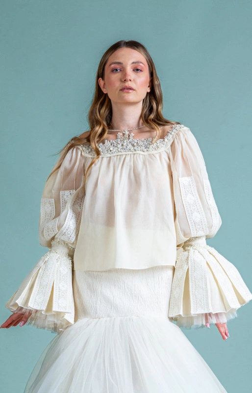 Bluza eleganta din organza de mătase cu aplicații manuale din dantela si mărgele pentru mireasa Alida
