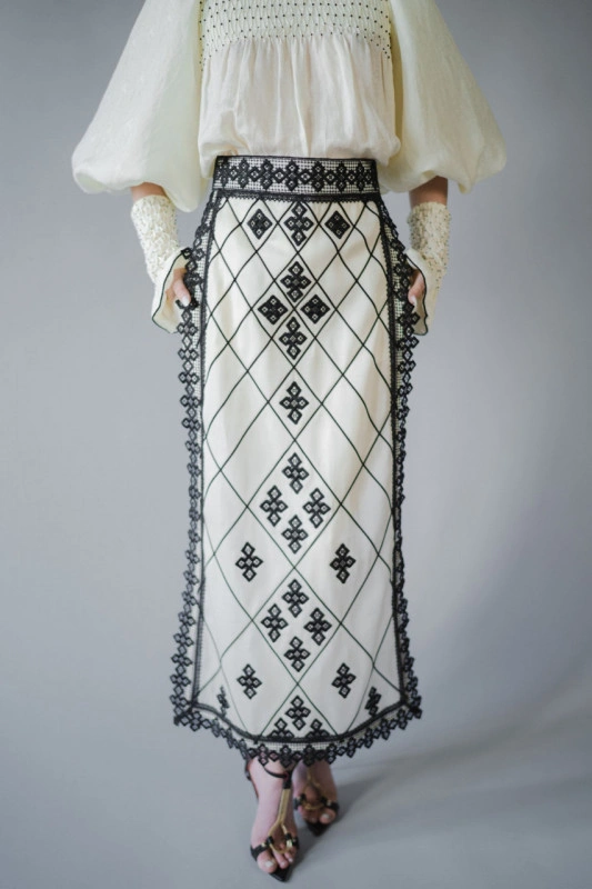 Fota din organza cu detalii geometrale Thea