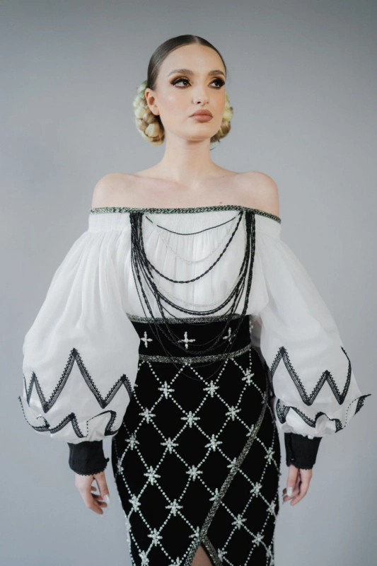 Romanian blouse with a traditional-inspired veil - Agata