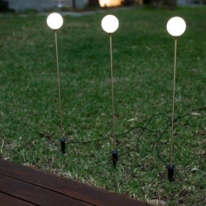 LAMPA DE GRADINA BRUNA 80, CONFECTIONATA DIN POLIETILENA, ALBA, STIL MODERN