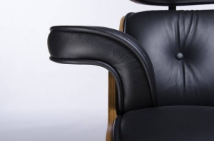 FOTOLIU EXCLUSIVIST CU TABURET, LOUNGE, NEGRU, PIELE NATURALA SI LEMN DE NUC, STIL MODERN - Img 6