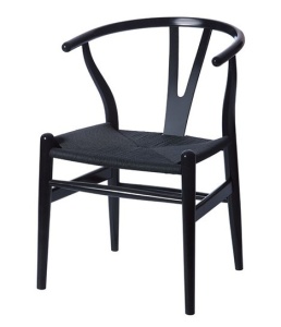 SCAUN WISHBONE DIN LEMN DE CULOARE NEAGRA SI FIBRE NATURALE