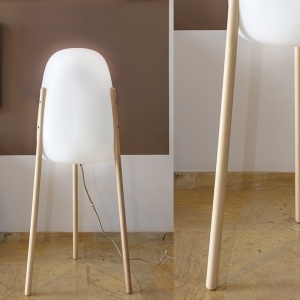 LAMPADAR ROCKET 145 SOLAR & BATTERY, CONFECTIONAT DIN LEMN SI POLIETILENA