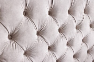 PAT DEOSEBIT, PARIS 160X200, DIN LEMN MASIV SI CATIFEA DE CULOARE CHAMPAGNE, STIL CHESTERFIELD - Img 3