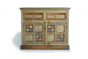 COMODA ELIOT 90CM, STIL ETNIC/DETALII DIN BRONZ, DIN LEMN DE ACACIA, GINER Y COLOMER