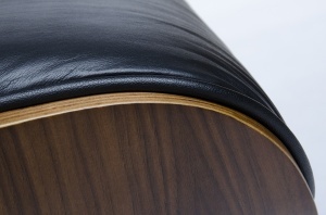 FOTOLIU CU TABURET LOUNGE, PIELE NATURALA ITALIANA SI LEMN, CULOARE NEGRU/NUC, STIL EAMES - Img 8