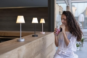 LAMPA DE MASA LOLA SLIM 30, CULOARE MENTA, CU BATERIE SI INCARCARE MICROUSB