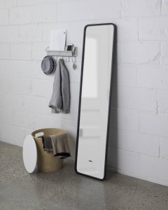 OGLINDA DECORATIVA HUB, NEAGRA, RAMA DIN CAUCIUC, STIL MODERN, B2