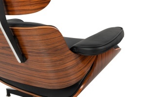 FOTOLIU CU TABURET LOUNGE HM, PIELE NATURALA ITALIANA SI LEMN DE NUC, CULOARE NEGRU/TRANDAFIR, STIL EAMES - Img 5